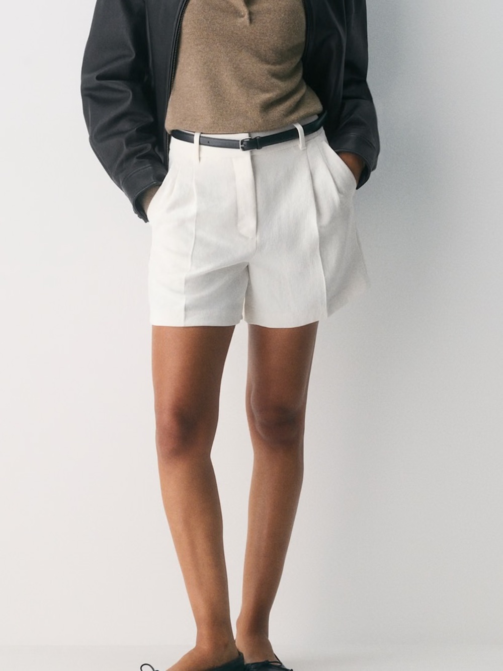 Aritzia white shorts